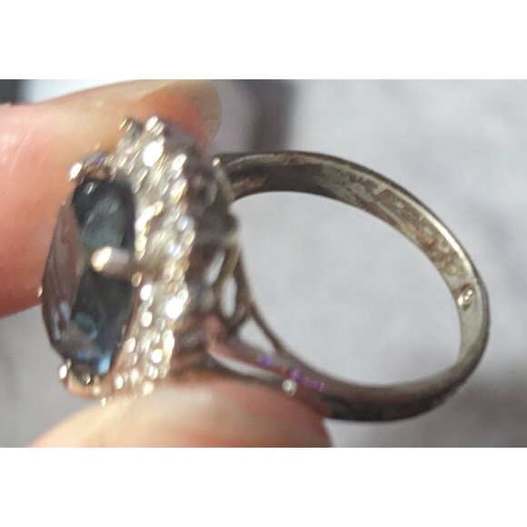 Elegant Whimsical Faux Sapphire Silver Tone Halo Ring Size 9 - Picture 3 of 13